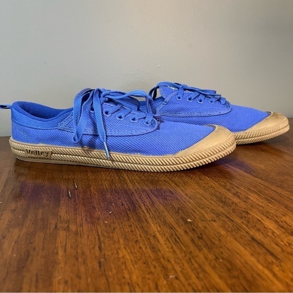 Volley international sneakers. Blue, mens size 9. - Picture 2 of 13